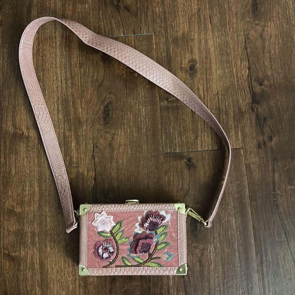 Sam Edelman Pink Floral Embroidered Clutch - Picture 2 of 6